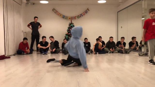 1/6 - Янчо vs. Артишок [RD New Year Jam 19-20] смотреть онлайн