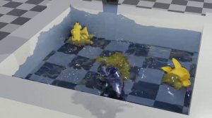 Кидаем желтые пластиковые игрушки в воду, посточнно помешивая