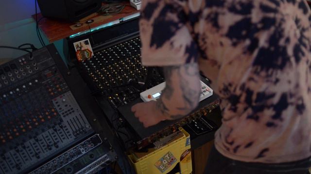 Egoless Super Echo Rework With Elektron Model Samples смотреть онлайн