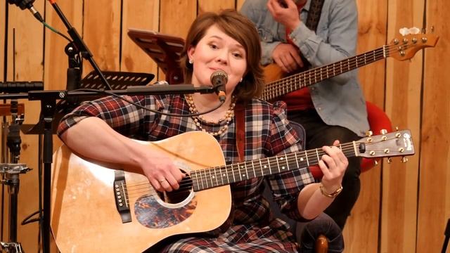 Белая ворона (сл. Любовь Васенина) – Юлия Авструб в Киеве 14 января 2017 года смотреть онлайн