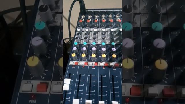 Testing Soundcraft EFX 12 смотреть онлайн