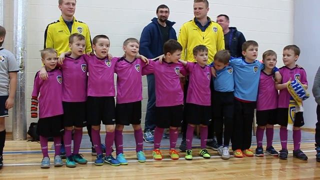 Футболисты из детской школы "Юниор" исполнили гимн Тулы смотреть онлайн