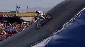 Прыжки на мотоциклах. Mortal Kombat