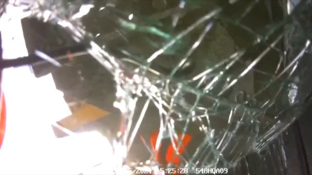БелАЗ раздавил легковой автомобиль с людьми в Казахстане смотреть онлайн