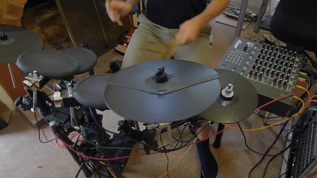 Rokton Russian Analog Drum Synthesizer смотреть онлайн