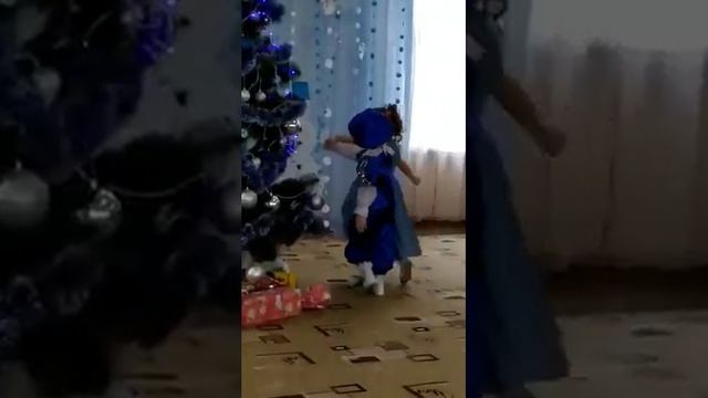 Танец Золушки и Принца смотреть онлайн