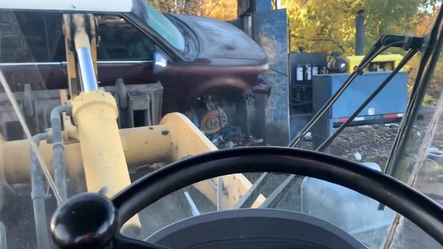 Crushing 2 ford flex’s! #satisfying #fortheboys #ford #junkyard смотреть онлайн