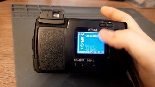Nikon Coolpix 800 - Цифровой фотоаппарат из 1999! смотреть онлайн