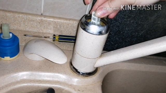 Как разобрать и заменить картридж в однорычажном смесителе. Сможет и девушка! смотреть онлайн