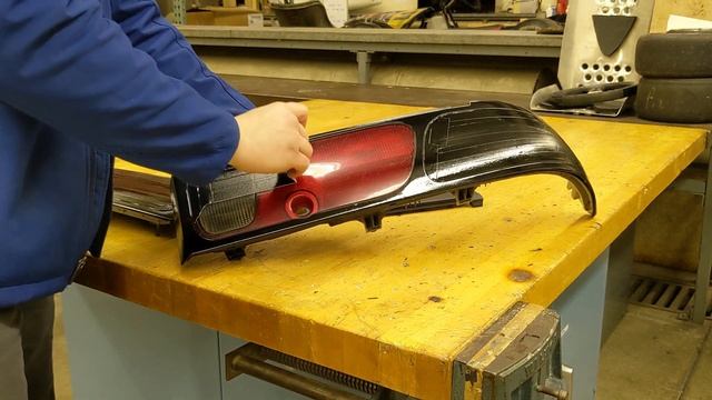 Spray Painting on a Budget | PIMP MY TAILLIGHTS смотреть онлайн