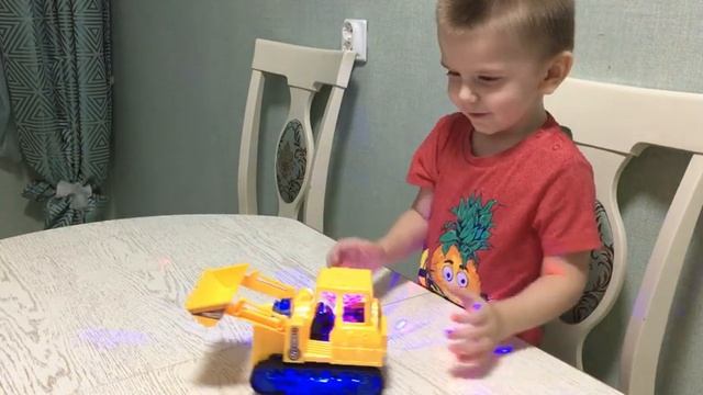 БУЛЬДОЗЕР С МУЗЫКОЙ И ДИСКО-ШАРОМ! ГУСИНИЧНЫЙ ТРАКТОР! смотреть онлайн