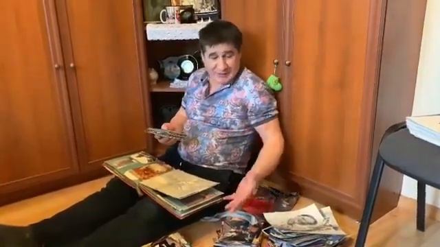 Җәвит Шакиров тәмле пиццалар ашап көнен үткәрә . смотреть онлайн