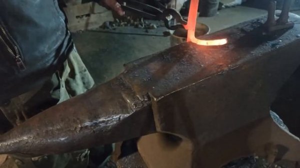 Кованая композиция из одного прутка 10_10.