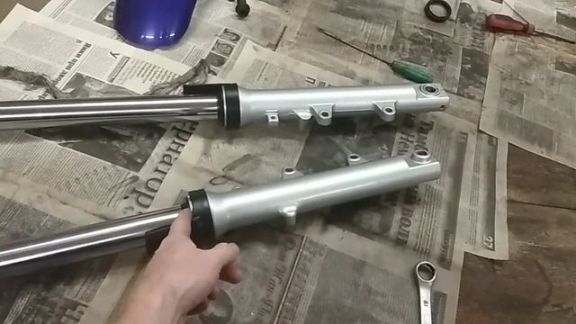 Yamaha Fzs 600, замена сальников вилки