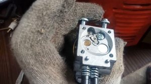 Почему бензопила стреляет