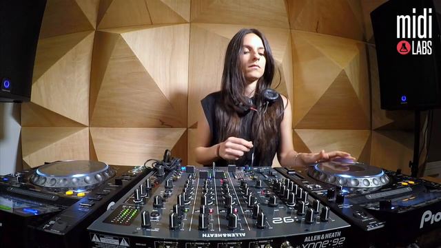 Maya Márquez | DJ SET en Qmulus Sound смотреть онлайн