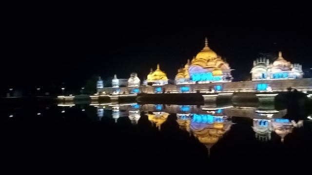 A divine view of Kusum sarovar, Govardhan, Mathura смотреть онлайн