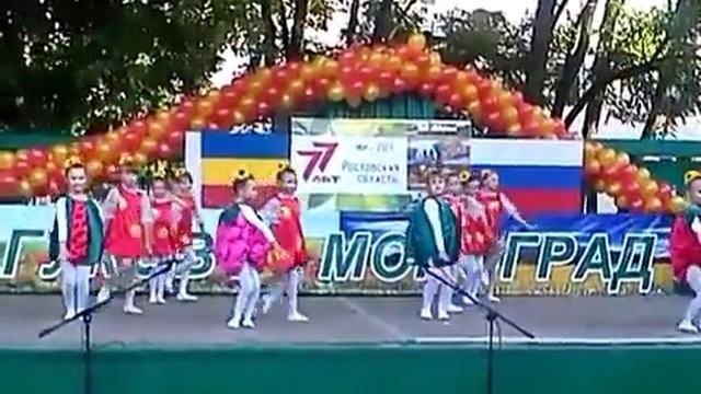 Ягода малина. Эстрадный ансамбль "Эллада" г Гуково смотреть онлайн