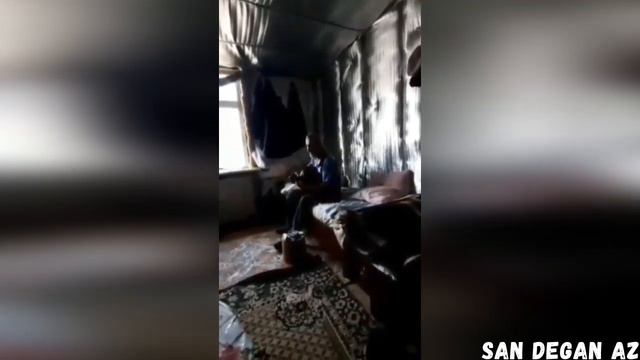 ЧЕЧЕНСКИЙ ДЕД ПОЕТ ПРО СВОЮ МАМУ КОТОРЫЙ ПОТЕРЯЛ смотреть онлайн
