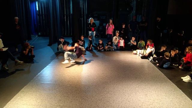 Хип-Хоп Настройка 2023 - BBoy Dragon - отбор (Брейкинг соло 7-10 лет) смотреть онлайн
