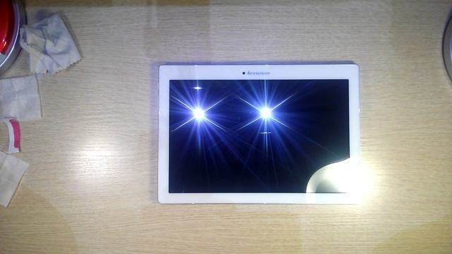 Распаковка и поклейка защитного стекла для планшета LENOVO Tab 2 A10-70L. смотреть онлайн