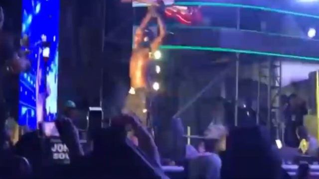 Skeng pop molly in Trinidad 🇹🇹 broke guitar 🎸 ||movado perform in Trinidad #skeng #movado смотреть онлайн