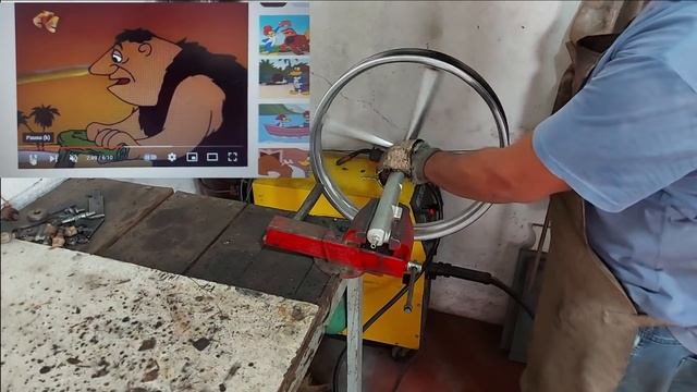 Como fazer rodas de material reciclado смотреть онлайн
