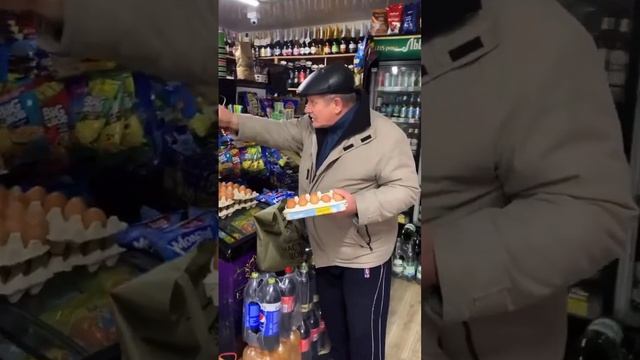 ?? Разговор в украинском магазине об украинской "незалежности": "Вильна Украина? Как Байден скаж смотреть онлайн