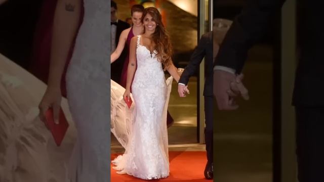 Модная сенсация. Жена Лионеля Месси Антонелла Роккуццо смотреть онлайн