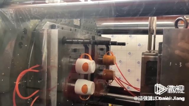 HIGHSUN #twocolors /two compenents #plastic #injectionmolding machine produce two-color cup смотреть онлайн