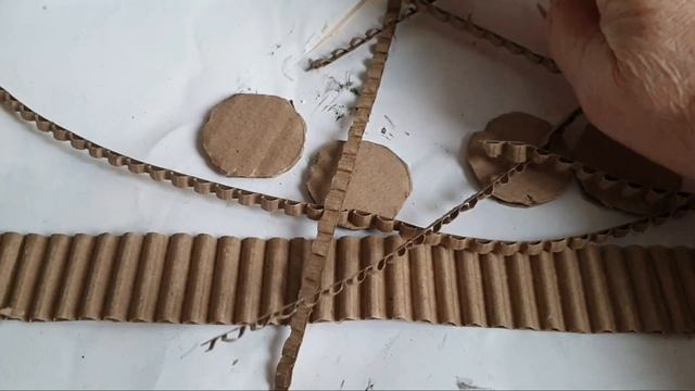 Два танка из картона. Поделки к 23 февраля и 9 мая. Делаем вместе с детьми. Часть 2. смотреть онлайн