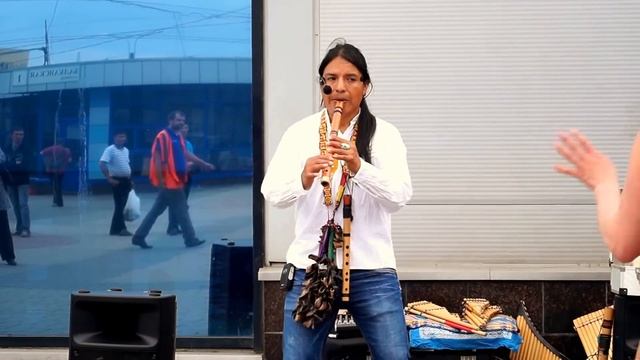 Русская зажгла так зажгла под музыку индейцев!