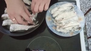 Хариус жареный на сковороде.