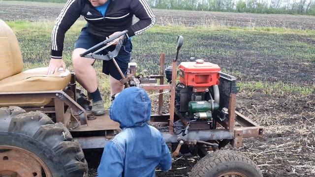 Перший виїзд нашого мінітрактора. :) смотреть онлайн