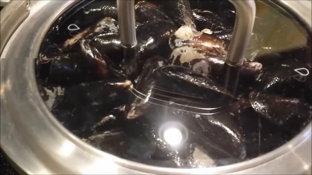 Как готовить морские мидии. Tрадиционное голландское блюдо "Мидии с овощами и вином" ВИДЕО РЕЦЕПТ смотреть онлайн