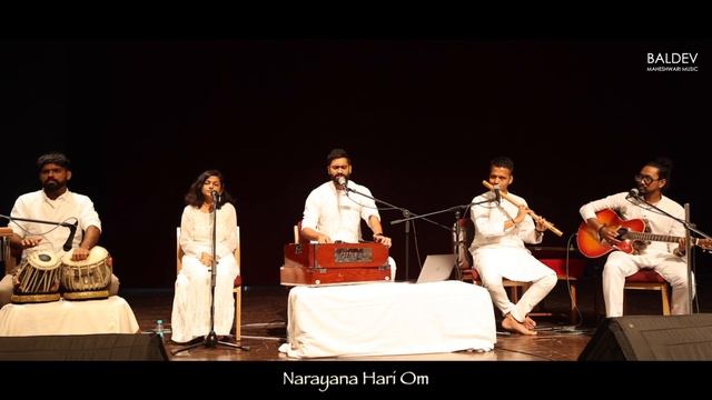 Narayan Hari Om | Spiritual Chants | Baldev Maheshwari смотреть онлайн