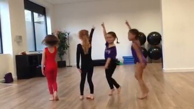 ISTD Primary Modern Right and Left Exercise смотреть онлайн