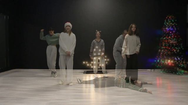 Stray Kids - Christmas Evel Choreo by July смотреть онлайн