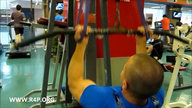 ЭФФЕКТ ТРЕНИРОВКИ С ЦЕПЯМИ В КАЖДОМ УПРАЖНЕНИИ (how to use power bands in a gym?) смотреть онлайн