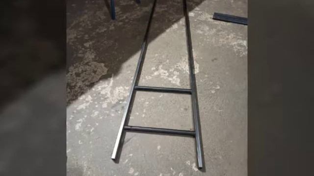 Escada de metalon feita na garagen de casa (vídeo 1/2) смотреть онлайн