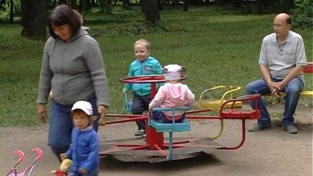 Дерево, яке цвіте тюльпанами смотреть онлайн