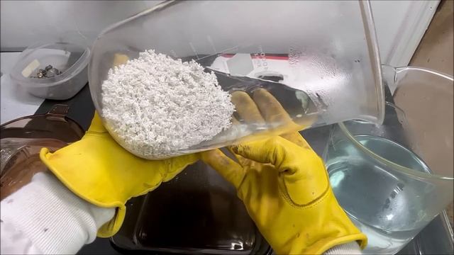 Electrolytic Silver Cell Cranks Out 100 Ounces смотреть онлайн