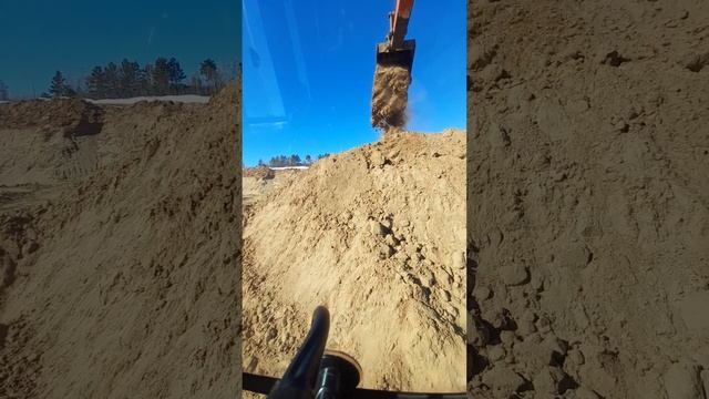 Работа экскаватора Hitachi 330 5g на песке