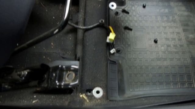 Демонтаж всех сидений КИА РИО смотреть онлайн