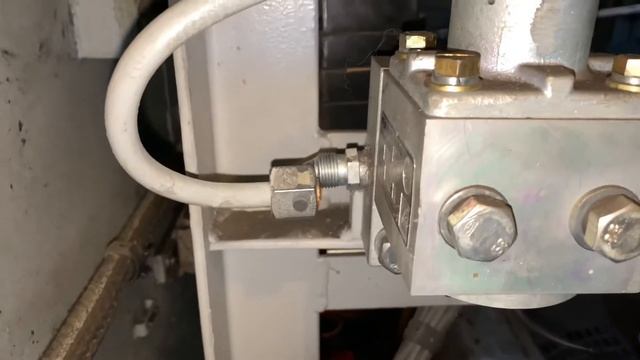 2ЭС5К Новый способ подъема токоприёмника при отсутствии сжатого воздуха.