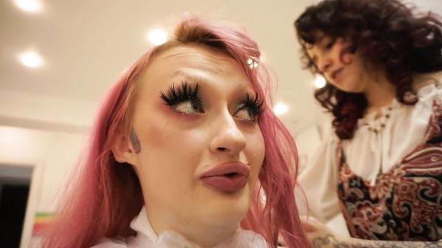 ВЛОГ: МОЯ НОВАЯ СТРИЖКА в ТРЕШ САЛОНЕ, ПЬЯНЫЙ МАСТЕР/Мой друг $mертельно заболел насморком:( смотреть онлайн