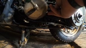 Как снять вариатор honda dio без съемника/How to remove a honda dio variator