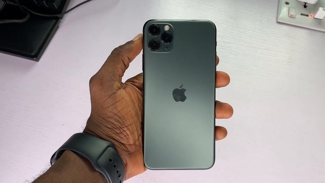 iPhone 11 Pro Max Unboxing and Review | Midnight Green (256GB). смотреть онлайн