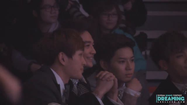 130131 SMA 1,2,3,4 따라 부르면서 신난 민호랑 온유 하이파이브 смотреть онлайн