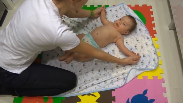 КАК НАУЧИТЬ РЕБЕНКА ПЕРЕВОРАЧИВАТЬСЯ гимнастика с трёх месяцев смотреть онлайн